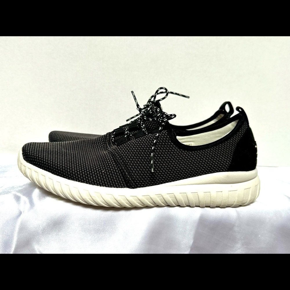 Men’s Hey Dude lace ups (lightly used)